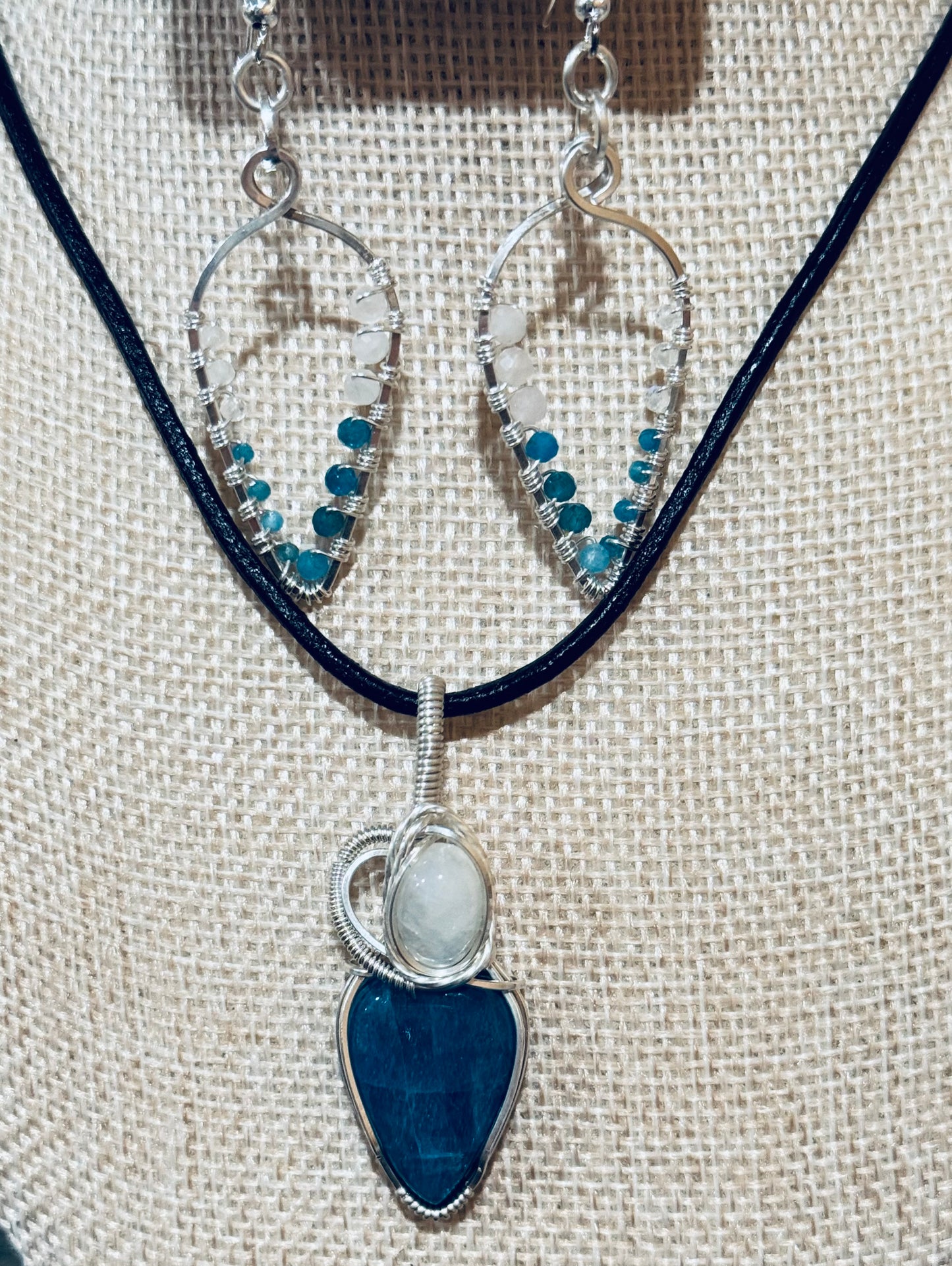 Sterling Silver Teardrop Jewelry Set – Blue Apatite & Moonstone